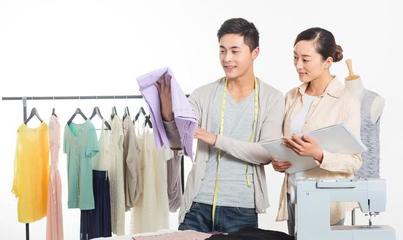 服裝流水線車工告訴你 買衣服只看牌子，那你就OUT啦