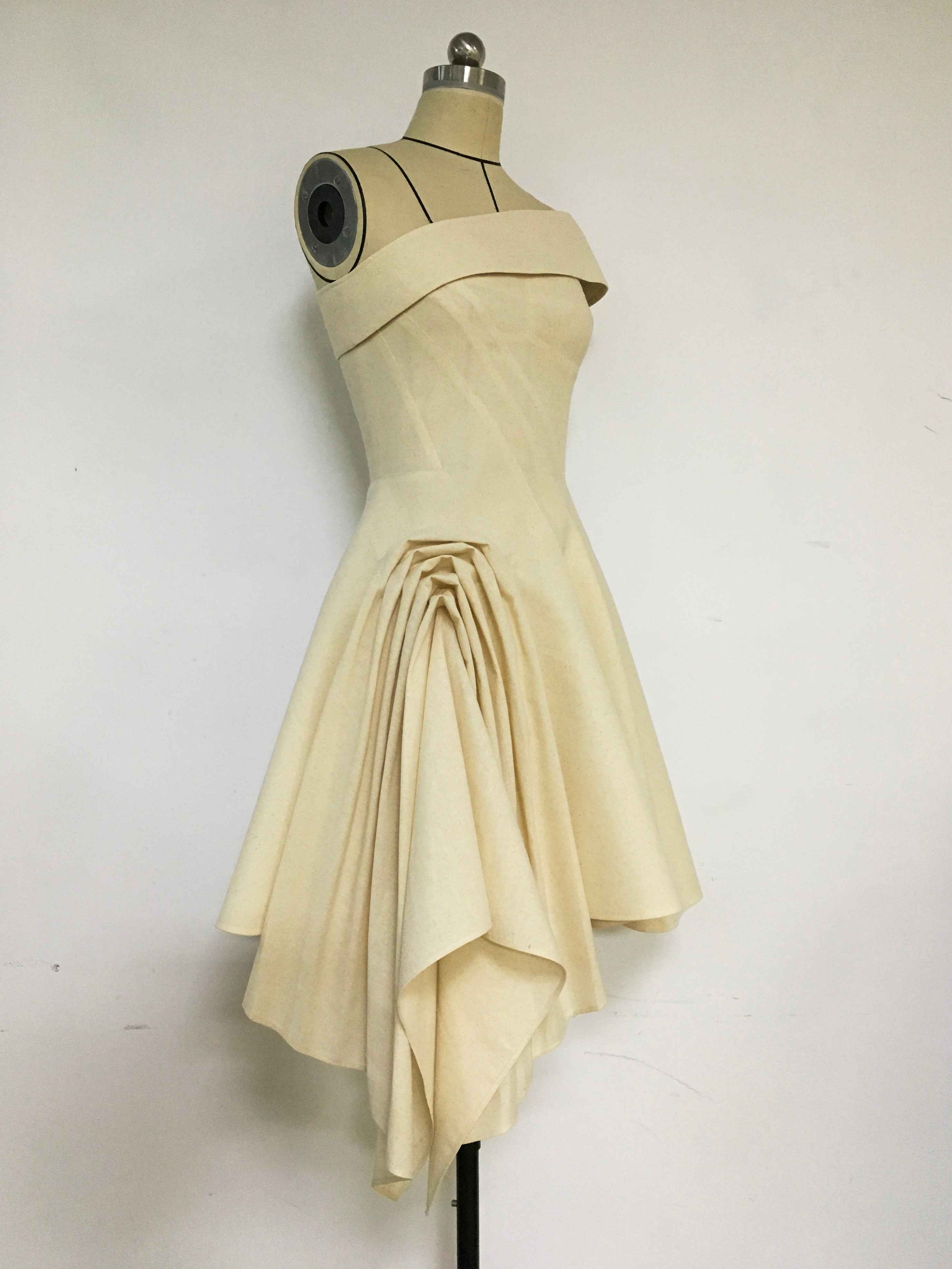 立裁學(xué)員作品 服裝制作的創(chuàng)意與技藝